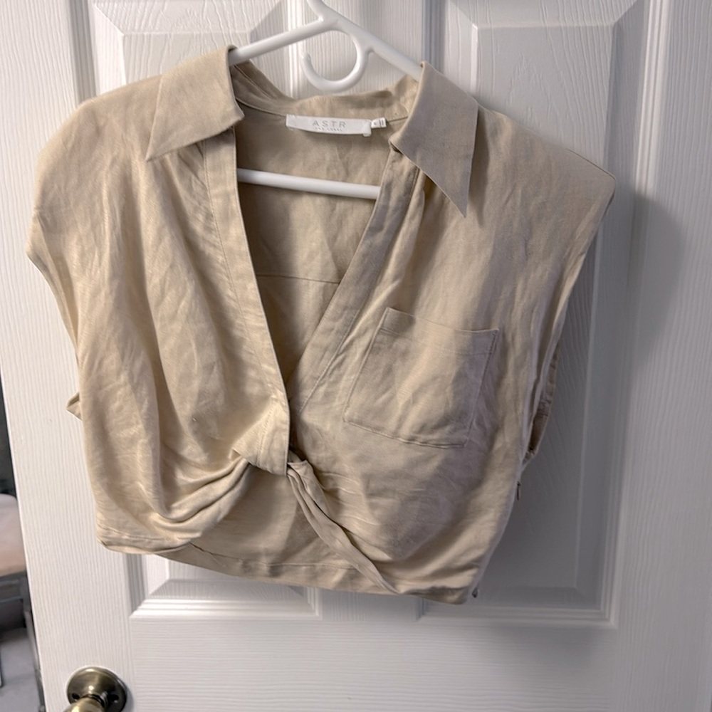 Astr collared crop top